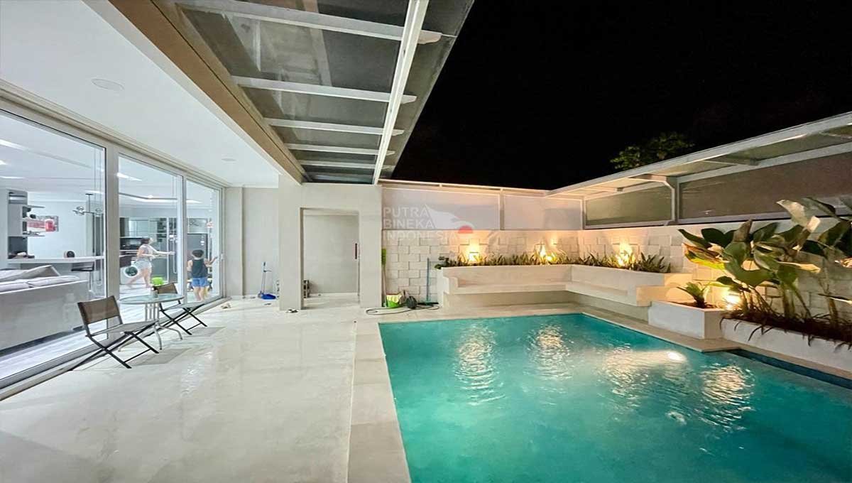 rumah cantik 3 kamar 8 M Jl Sunset Road,Kuta Selatan KC-1971