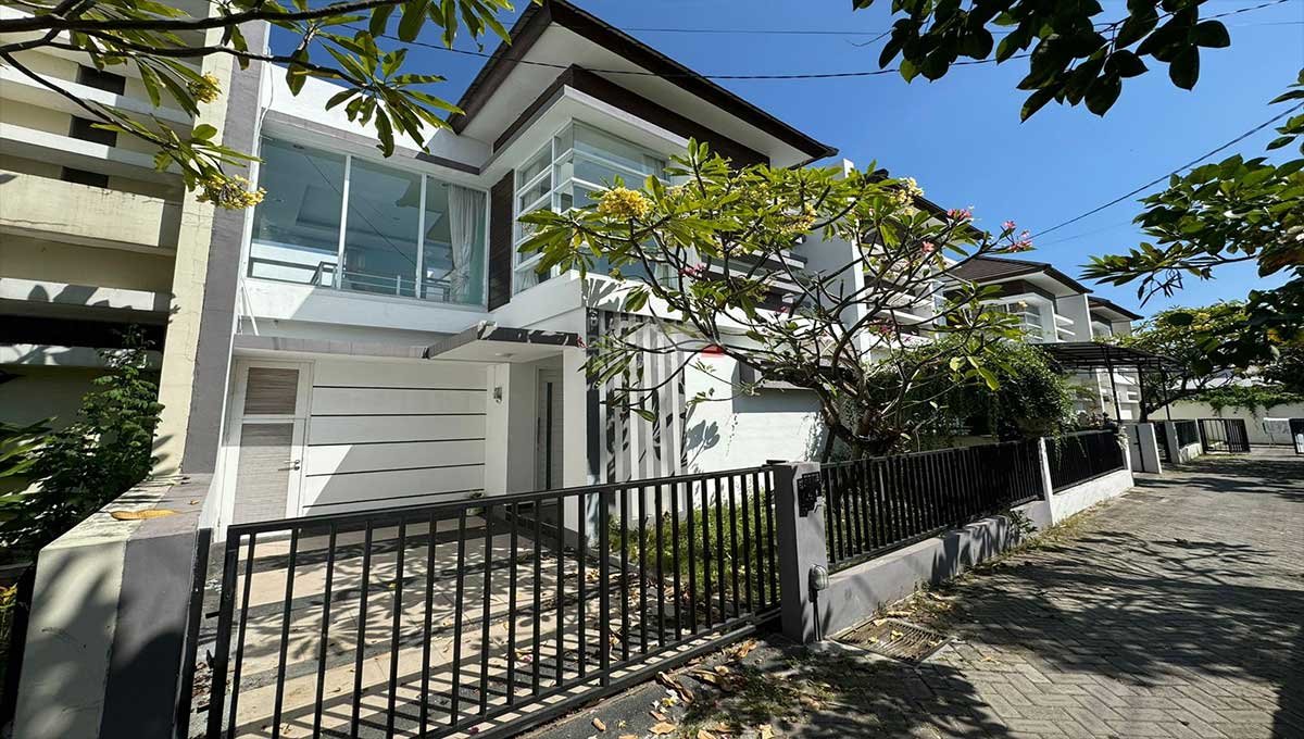 House Modern Minimalist 3 Bed Kerobokan IJ-2452