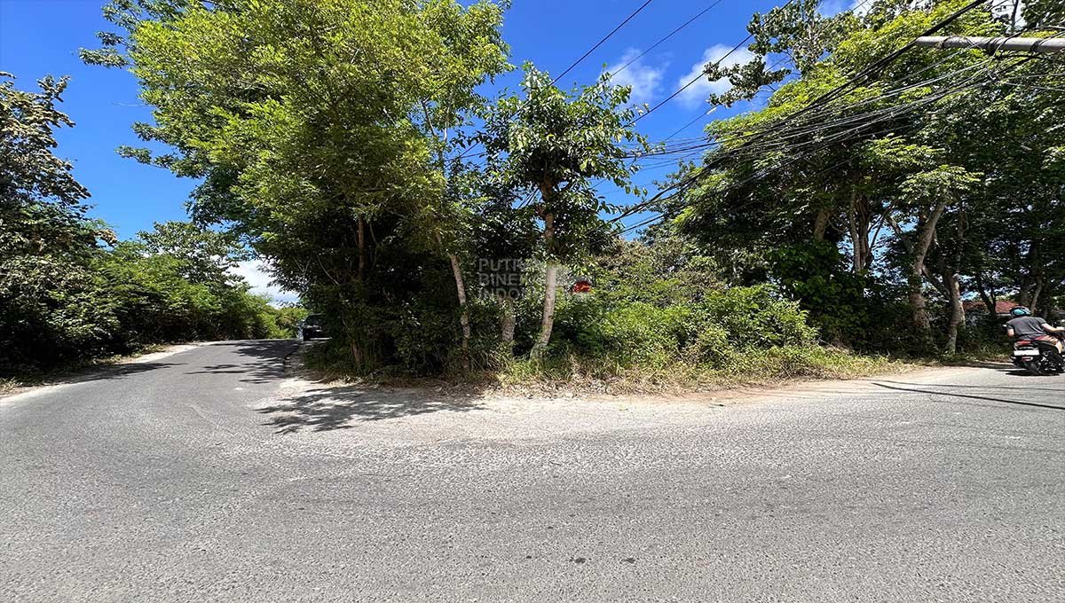 Land 10 Are Close to Savaya Beach, Pecatu IJ-2524