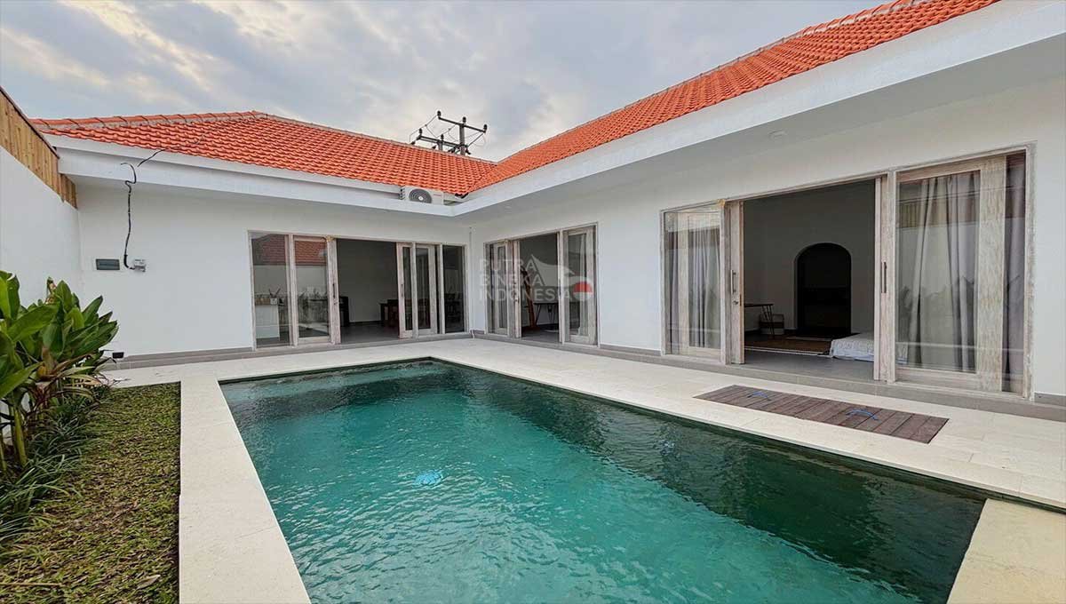 Villa For Rent 2 Bed In Bumbak,Umalas Kerobokan Bali LU-3288