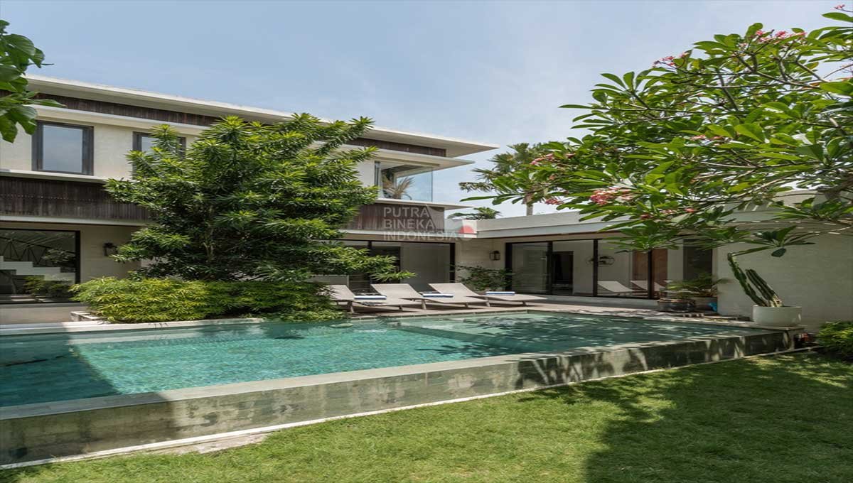 Villa For Rent 4 Bed In Berawa,Tibubeneng Bali YT-3384