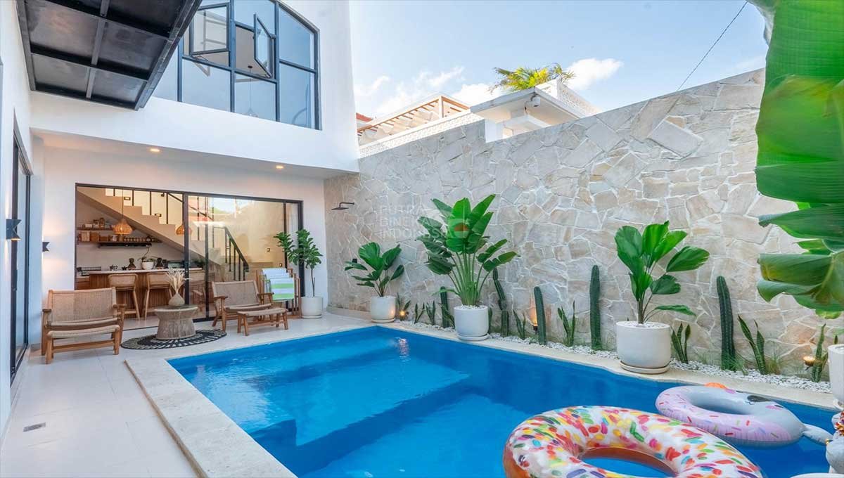 Villa For Rent 3 Bed In Berawa,Tibubeneng Bali AK-3579