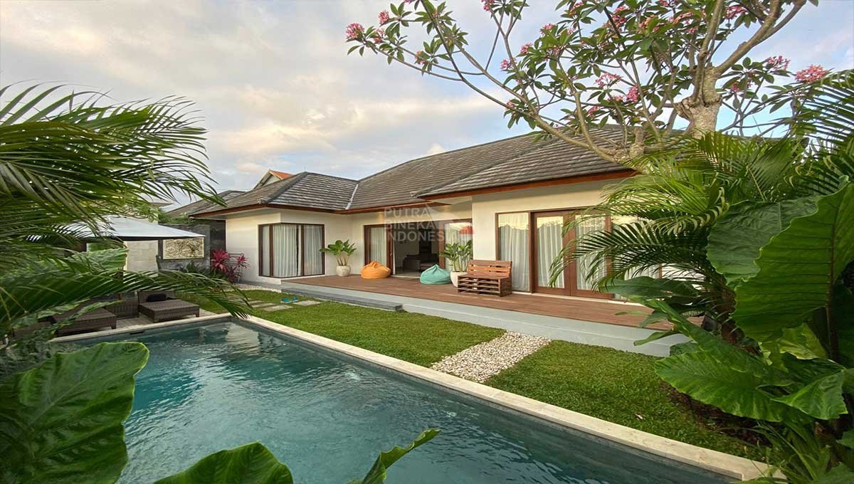 Villa For Rent 3 Bed In Umalas,Kerobokan Bali KK-3708