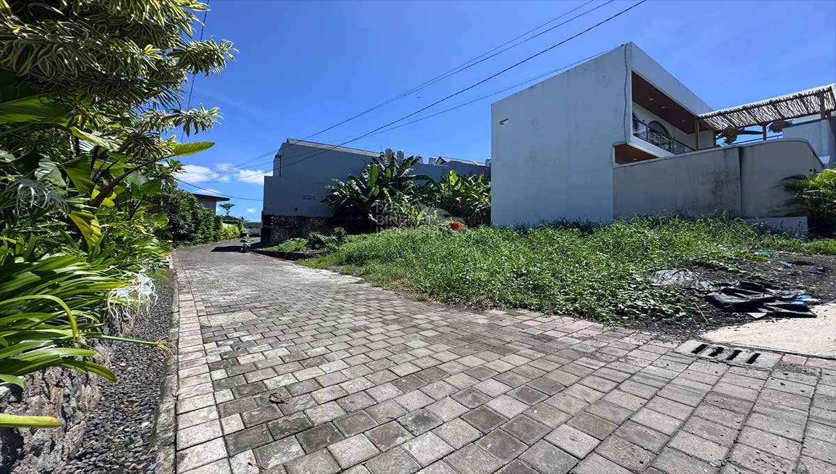 Land For Sale 1 Are In Buduk,Near Tumbak Bayuh DR-3766