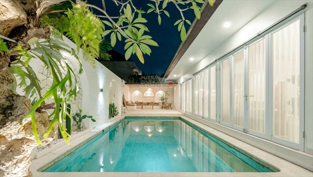 Villa For Rent 3 Bed In Berawa,Tibubeneng Bali EK-3727