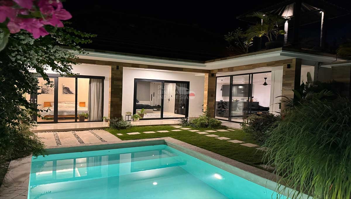 Villa For Rent 2 Bed In Seminyak,Badung Bali TN-4117