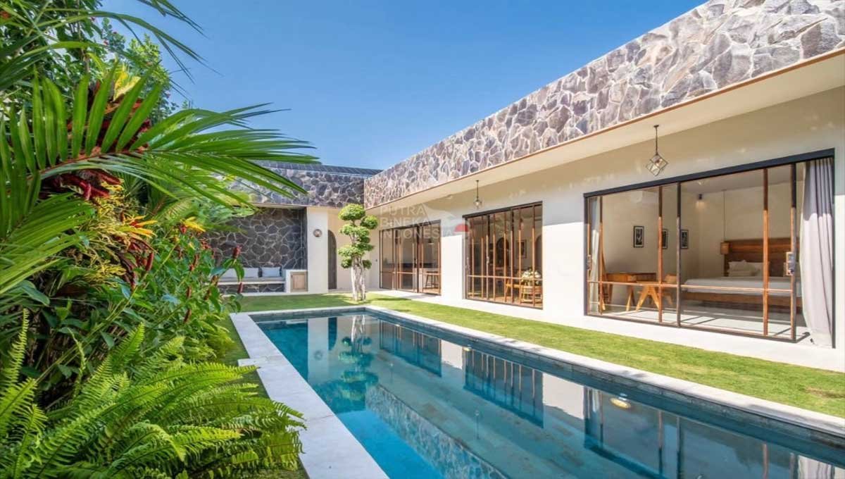 Villa Leasehold 33 Year 3 Bed In Umalas,Kerobokan Bali CR-4147