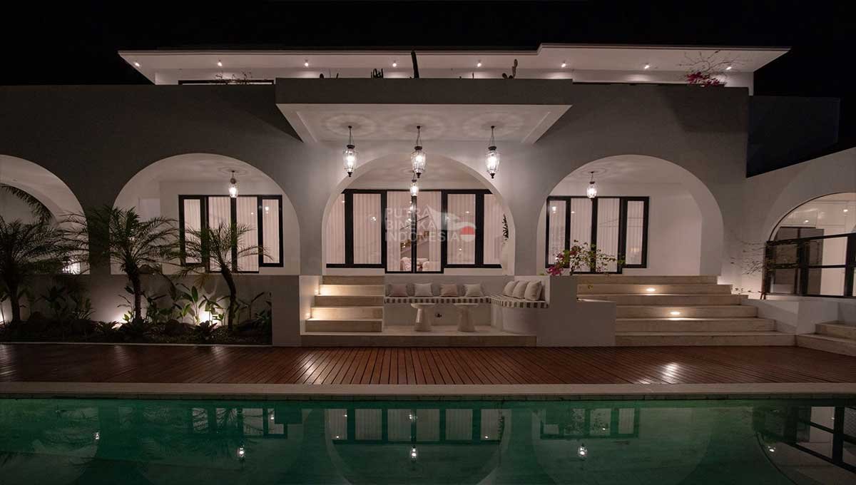 Villa For Rent 4 Bed In Berawa,Tibubeneng Bali EK-4154